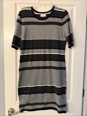 Lou & Grey Gray and Black Striped Short Sleeve Knit Dress